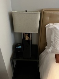[#I6-4] Table lamp