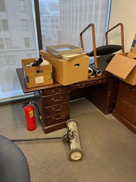 [#E4-5 (9)] Desk, 6'