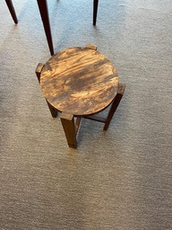 [#C11-5 (40)] Round Table