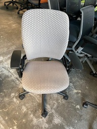 [#B13-34] Steelcase Leap V2 Chair