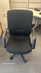 [#B13-12] Black task chair