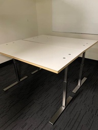[#E1-72] White desk