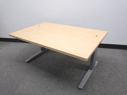 [#E10-21] KI: Maple Desk, 47"