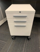 [#D16-2] White Storage Pedestal (3-drawer)