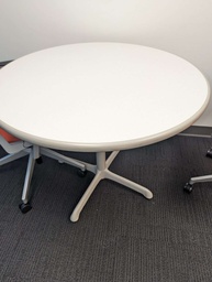 [#C5-42] STEELCASE 36" ROUND 
TABLES