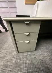 [#D16-117] Metal Pedestal, 3-Drawer