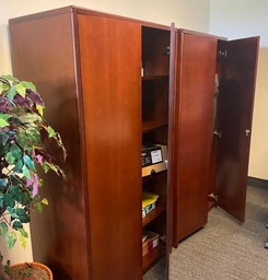 [#D21-39] Wooden Cupboard