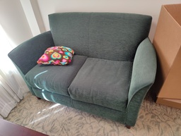[#B6-485] Couch 52x32x33