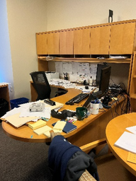 [#E6-33] L shaped P top desk with overheads