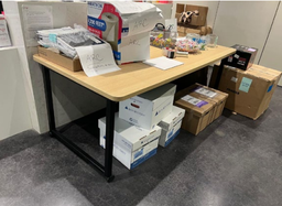 [#C13-51] Table w/ Wheels