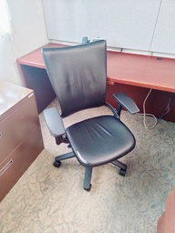 [#B13-9] Seating