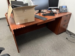 [#E3-24] Desk w/ Ped (H29 W71 D35.5)