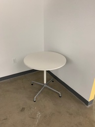 [#C2-9] Round White Tables