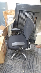 [#B13-28] Chair