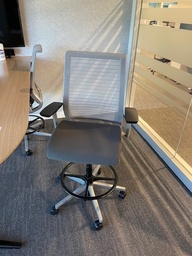 [#B13-6] Steelcase Think Stool