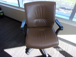 [#B5-5] Krug Brown Leather Chair