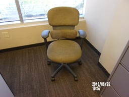 [#B13-7] Ki Impulse Chair