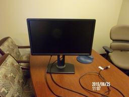 [#H3-16] Dell Monitor With Docking Stations