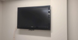 [#H16] Phillips 42" TV