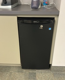 [#G9-7] Black Mini Fridge