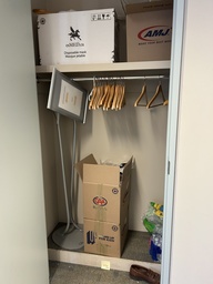 [#I10-19] Coathangers - Wood