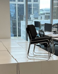 [#B4-11] Stacking chairs