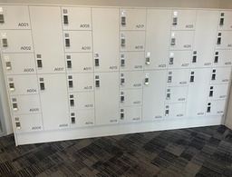 [#D21-1] White Metal Locker