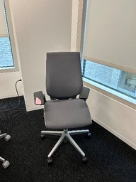 [#B13] Charcoal Task Chair