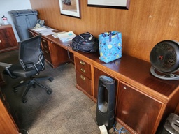 [#E4-39] Executive office Desk