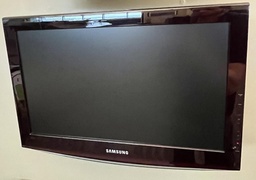 [#H16-2] TV - Samsung 22