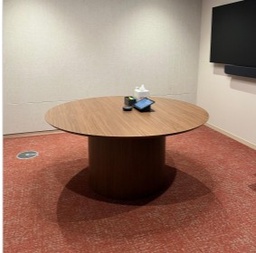 [#C5-10] Large Circle Wood Table