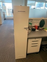 [#D18-8] Left Facing Cubpoard / Penderie gauche