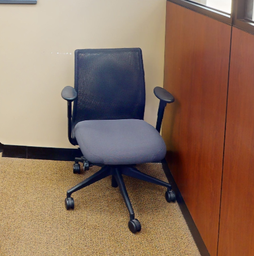 [#B13] Task Chair