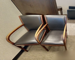 [#B9-4] guest chair with arms