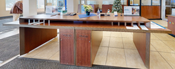 [#L1-15] Large check desk