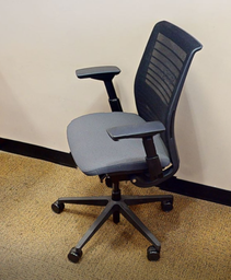 [#B13-5] Grey &amp; blk task chair with arms