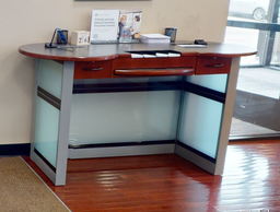 [#C4-12] Cheque desk