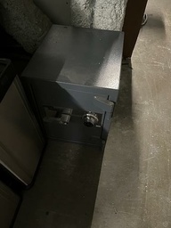 [#D18-29] Large grey safe