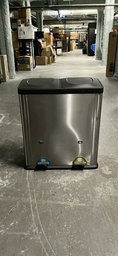 [#G4-46] Trash cans