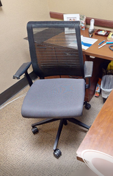 [#B13-4] Task chair with arms