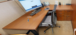 [#E6-3] L-shaped desk