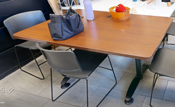 [#C5-10] Wood w/metal legs table