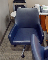 [#B5-3] Conference chairs, mobile