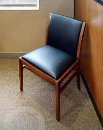 [#B9-6] Black side chair no arms