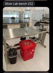 [#E4-222] Lab bench (silver/metal)