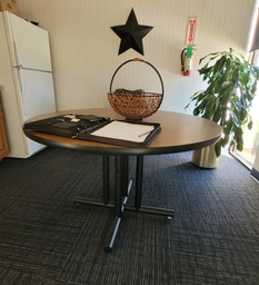 [#C4-8] L&amp;M Round Table