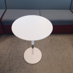 [#C11-8] ROUND WHITE HA TABLES