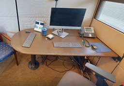 [#E2-9] One leg desktop (must be connected to panel, panels will be included)