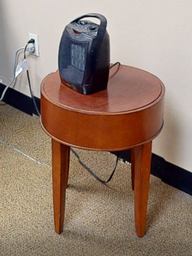 [#C11-17] Small round side table