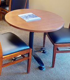 [#C4-19] Round meeting table
